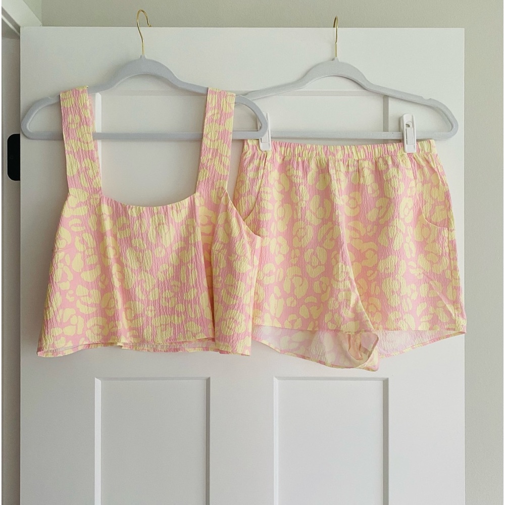 Show Me Your Mumu Lemonade Cheetah Set - Tara Crop Top & Cabana Shorts - Picture 2 of 3